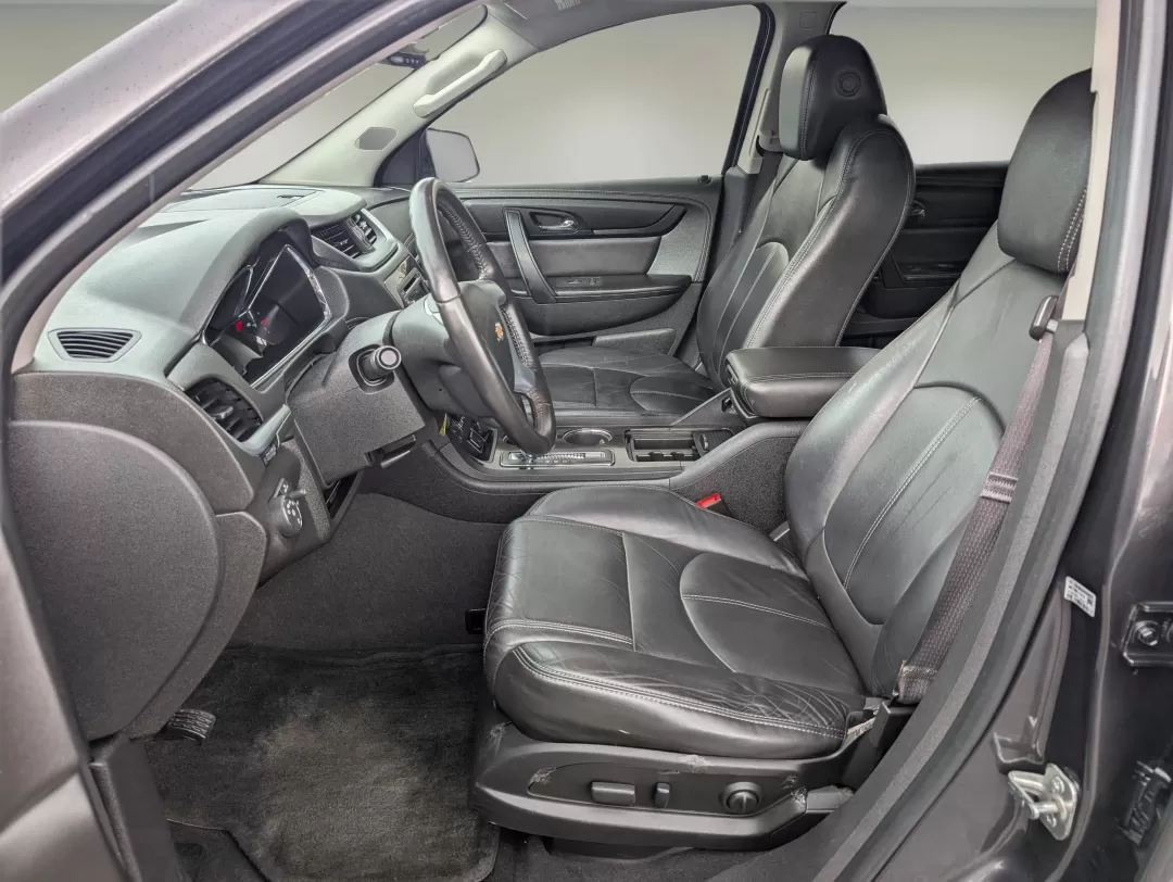 2015 /Ebony Chevrolet Traverse LT (1GNKRHKD9FJ) with an Other engine, located at 3959 U.S. 80 W, Phenix City, AL, 36870, (334) 297-4885, 32.469296, -85.135185 - **Discover Adventure with the 2015 Chevrolet Traverse LT Your Perfect Family SUV!**<br /> <br /> Are you ready to elevate your family adventures? The 2015 Chevrolet Traverse LT is designed to take your family outings, weekend getaways, and daily commutes to an entirely new level. With spacious seat - Photo#10