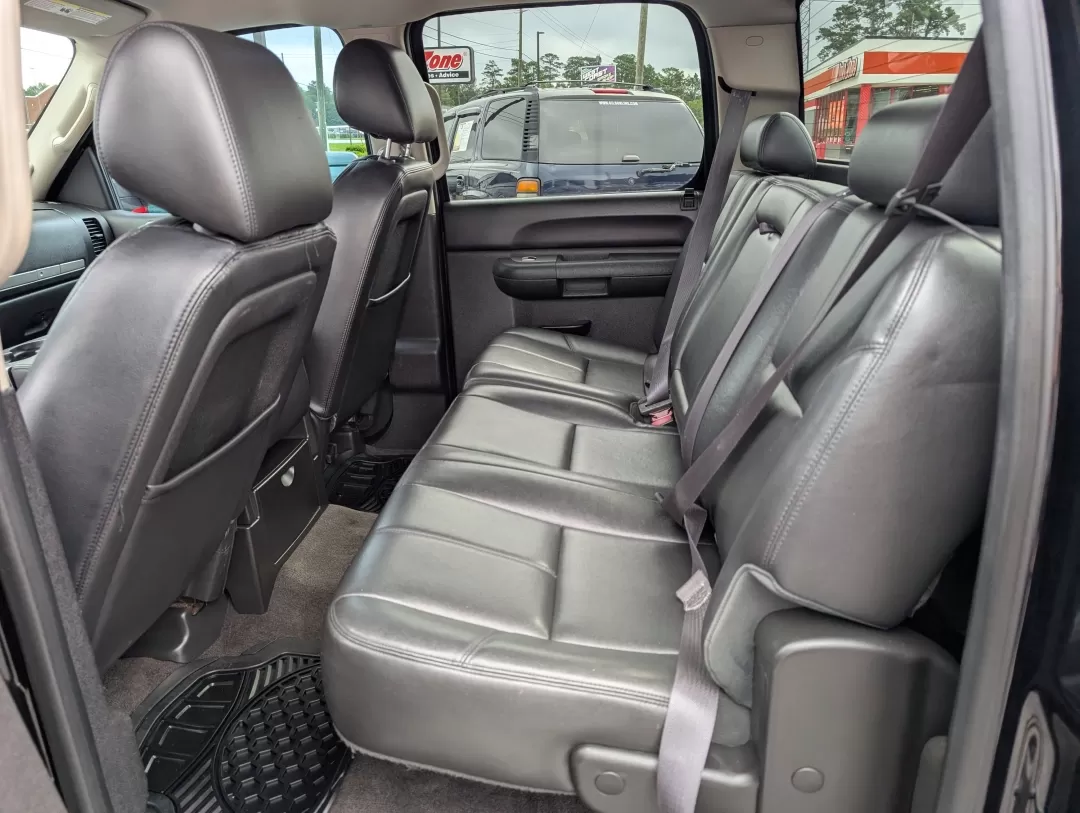 2013 /Ebony Chevrolet Silverado 1500 LT (3GCPKSE71DG) with an Other engine, located at 3959 U.S. 80 W, Phenix City, AL, 36870, (334) 297-4885, 32.469296, -85.135185 - **Unleash Your Adventurous Spirit with the 2013 Chevrolet Silverado 1500 LT Perfect for Weekend Getaways and Family Road Trips!**<br /> <br /> Are you in search of a reliable and versatile vehicle that can handle everything from family road trips to weekend adventures? Look no further than the exce - Photo#11
