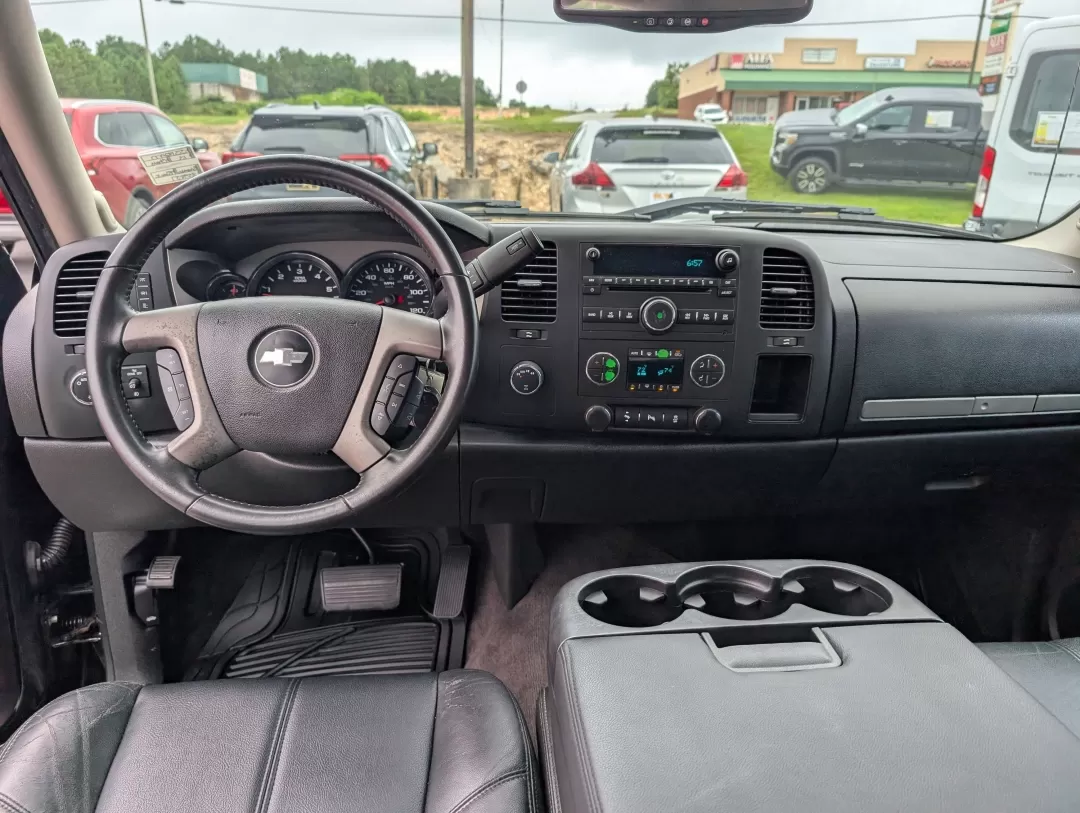 2013 /Ebony Chevrolet Silverado 1500 LT (3GCPKSE71DG) with an Other engine, located at 3959 U.S. 80 W, Phenix City, AL, 36870, (334) 297-4885, 32.469296, -85.135185 - **Unleash Your Adventurous Spirit with the 2013 Chevrolet Silverado 1500 LT Perfect for Weekend Getaways and Family Road Trips!**<br /> <br /> Are you in search of a reliable and versatile vehicle that can handle everything from family road trips to weekend adventures? Look no further than the exce - Photo#12