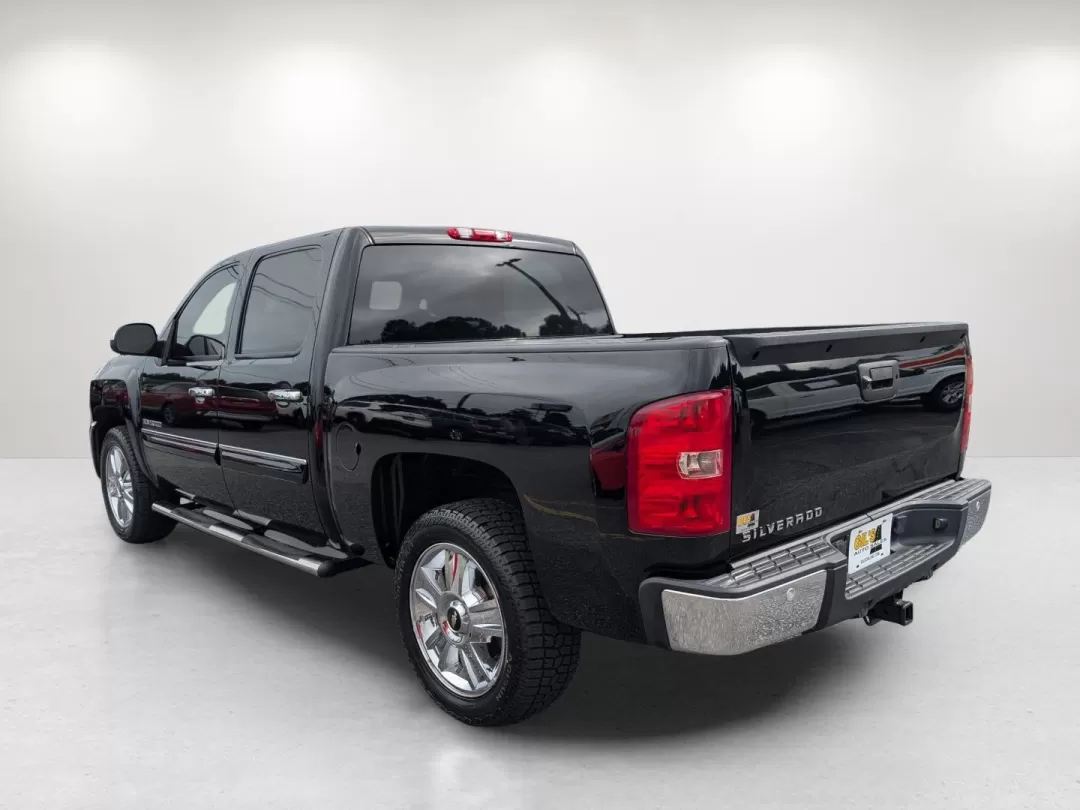 2013 /Ebony Chevrolet Silverado 1500 LT (3GCPKSE71DG) with an Other engine, located at 3959 U.S. 80 W, Phenix City, AL, 36870, (334) 297-4885, 32.469296, -85.135185 - **Unleash Your Adventurous Spirit with the 2013 Chevrolet Silverado 1500 LT Perfect for Weekend Getaways and Family Road Trips!**<br /> <br /> Are you in search of a reliable and versatile vehicle that can handle everything from family road trips to weekend adventures? Look no further than the exce - Photo#7