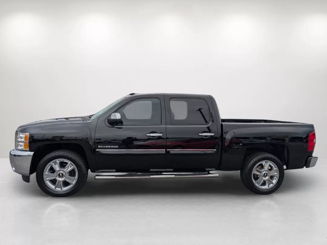 2013 /Ebony Chevrolet Silverado 1500 LT (3GCPKSE71DG) with an Other engine, located at 3959 U.S. 80 W, Phenix City, AL, 36870, (334) 297-4885, 32.469296, -85.135185 - **Unleash Your Adventurous Spirit with the 2013 Chevrolet Silverado 1500 LT Perfect for Weekend Getaways and Family Road Trips!**<br /> <br /> Are you in search of a reliable and versatile vehicle that can handle everything from family road trips to weekend adventures? Look no further than the exce - Photo#8