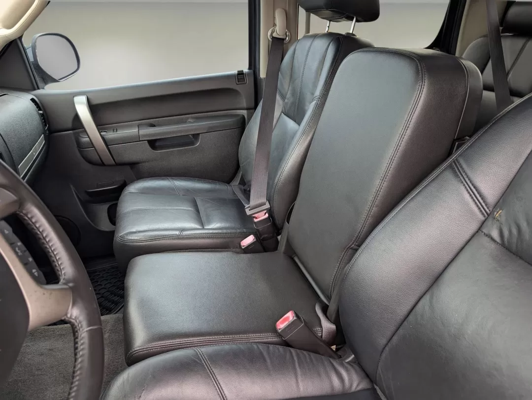 2013 /Ebony Chevrolet Silverado 1500 LT (3GCPKSE71DG) with an Other engine, located at 3959 U.S. 80 W, Phenix City, AL, 36870, (334) 297-4885, 32.469296, -85.135185 - **Unleash Your Adventurous Spirit with the 2013 Chevrolet Silverado 1500 LT Perfect for Weekend Getaways and Family Road Trips!**<br /> <br /> Are you in search of a reliable and versatile vehicle that can handle everything from family road trips to weekend adventures? Look no further than the exce - Photo#11