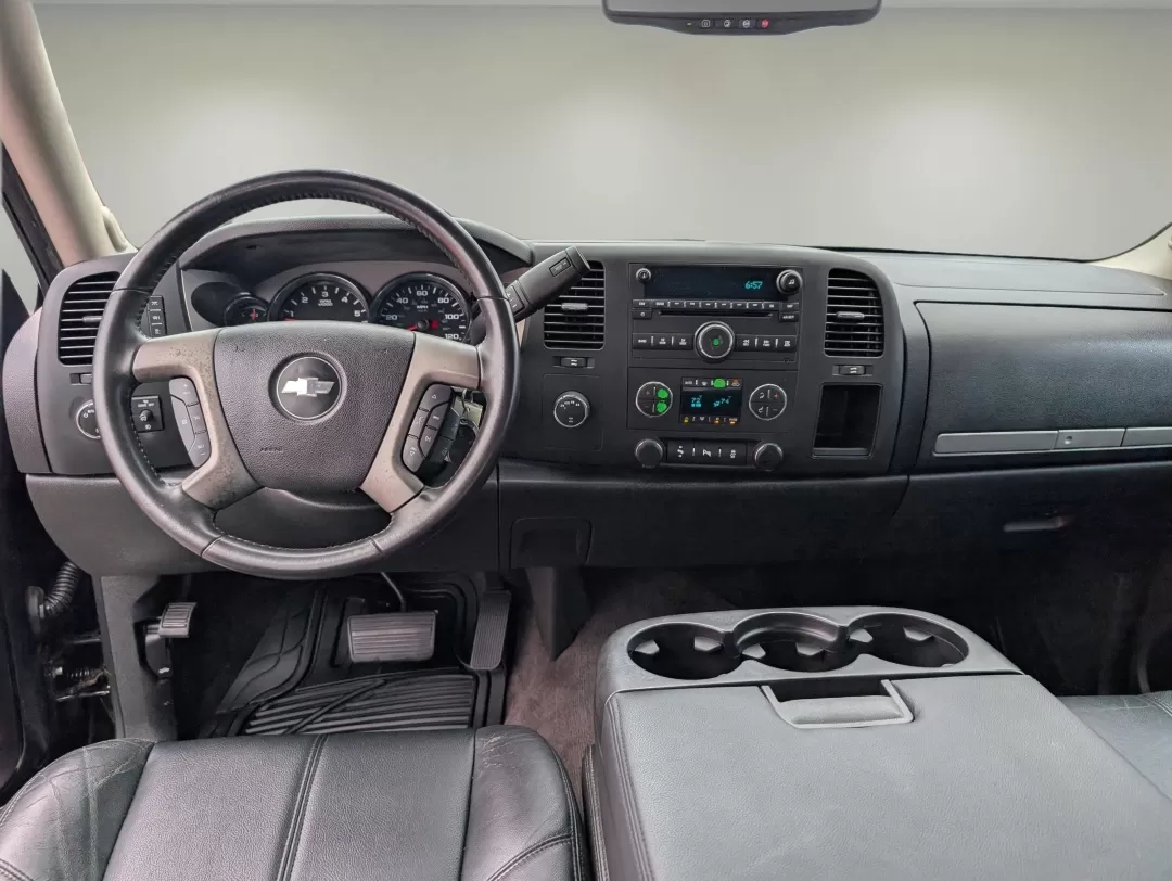 2013 /Ebony Chevrolet Silverado 1500 LT (3GCPKSE71DG) with an Other engine, located at 3959 U.S. 80 W, Phenix City, AL, 36870, (334) 297-4885, 32.469296, -85.135185 - **Unleash Your Adventurous Spirit with the 2013 Chevrolet Silverado 1500 LT Perfect for Weekend Getaways and Family Road Trips!**<br /> <br /> Are you in search of a reliable and versatile vehicle that can handle everything from family road trips to weekend adventures? Look no further than the exce - Photo#13