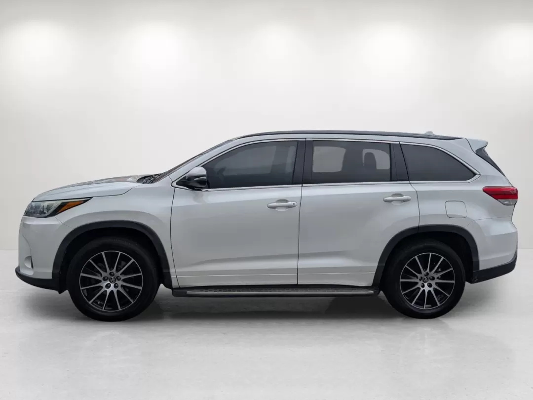 2018 Toyota Highlander (5TDKZRFH0JS) with an Other engine, located at 7000 Northlake Connector, Columbus, GA, 31904, (706) 987-8085, 32.524975, -84.978134 - 2018 Toyota Highlander - Photo#7