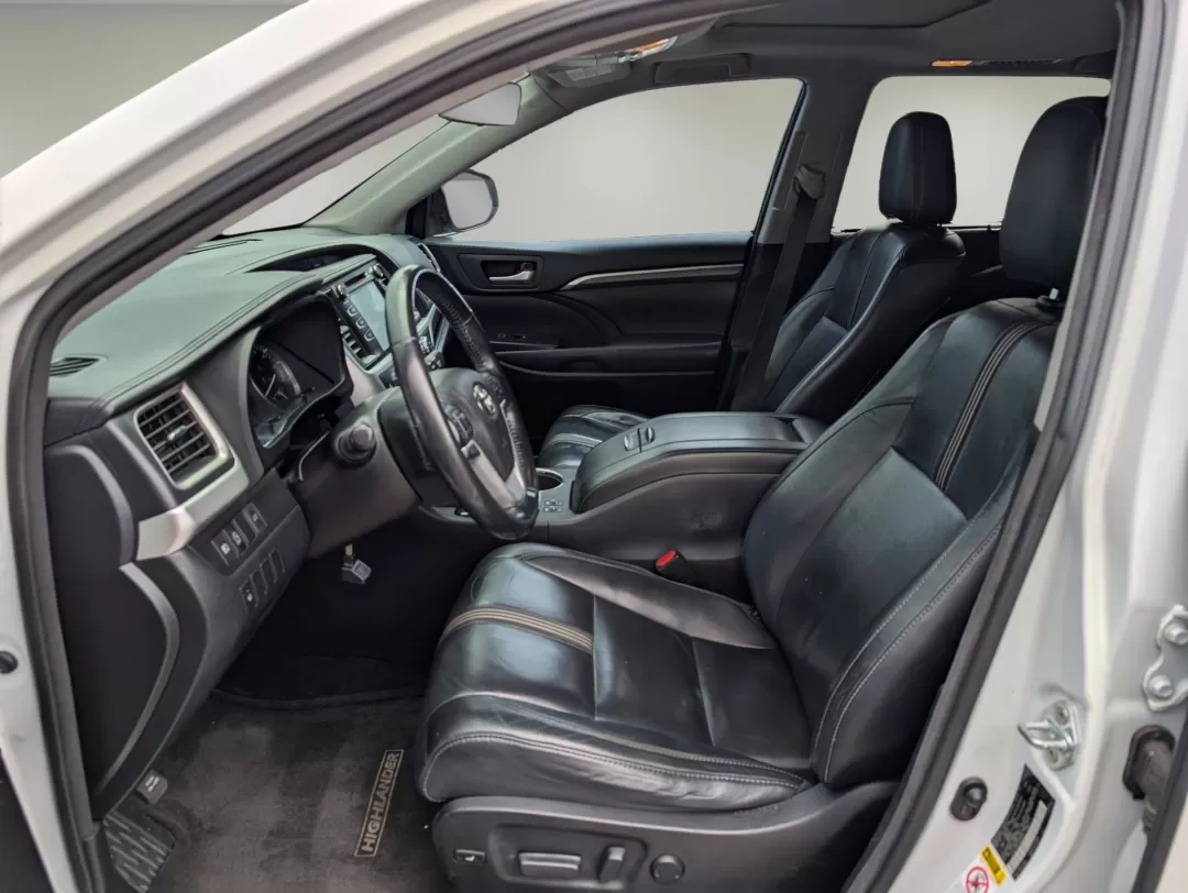 2018 Toyota Highlander (5TDKZRFH0JS) with an Other engine, located at 7000 Northlake Connector, Columbus, GA, 31904, (706) 987-8085, 32.524975, -84.978134 - 2018 Toyota Highlander - Photo#9