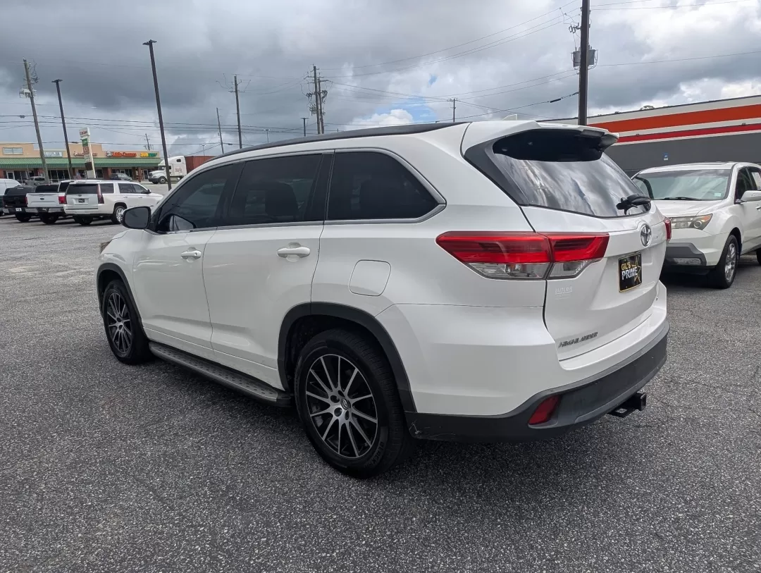 2018 Toyota Highlander (5TDKZRFH0JS) with an Other engine, located at 3959 U.S. 80 W, Phenix City, AL, 36870, (334) 297-4885, 32.469296, -85.135185 - **Experience Unmatched Versatility with the 2018 Toyota Highlander at Gils Auto - Your Buy Here Pay Here Dealership in Phenix City, AL!**<br /> <br /> Are you ready to elevate your family adventures, daily commutes, or weekend getaways? Meet the 2018 Toyota Highlander, the perfect blend of comfort, - Photo#6