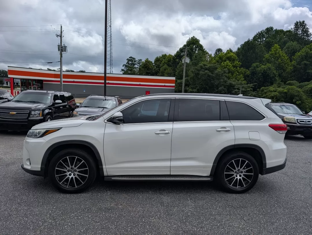 2018 Toyota Highlander (5TDKZRFH0JS) with an Other engine, located at 3959 U.S. 80 W, Phenix City, AL, 36870, (334) 297-4885, 32.469296, -85.135185 - **Experience Unmatched Versatility with the 2018 Toyota Highlander at Gils Auto - Your Buy Here Pay Here Dealership in Phenix City, AL!**<br /> <br /> Are you ready to elevate your family adventures, daily commutes, or weekend getaways? Meet the 2018 Toyota Highlander, the perfect blend of comfort, - Photo#7