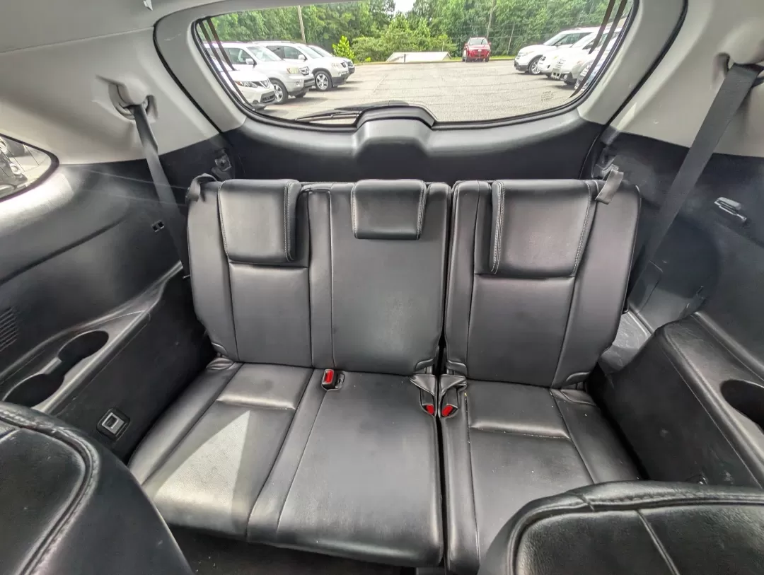 2018 Toyota Highlander (5TDKZRFH0JS) with an Other engine, located at 3959 U.S. 80 W, Phenix City, AL, 36870, (334) 297-4885, 32.469296, -85.135185 - **Experience Unmatched Versatility with the 2018 Toyota Highlander at Gils Auto - Your Buy Here Pay Here Dealership in Phenix City, AL!**<br /> <br /> Are you ready to elevate your family adventures, daily commutes, or weekend getaways? Meet the 2018 Toyota Highlander, the perfect blend of comfort, - Photo#11