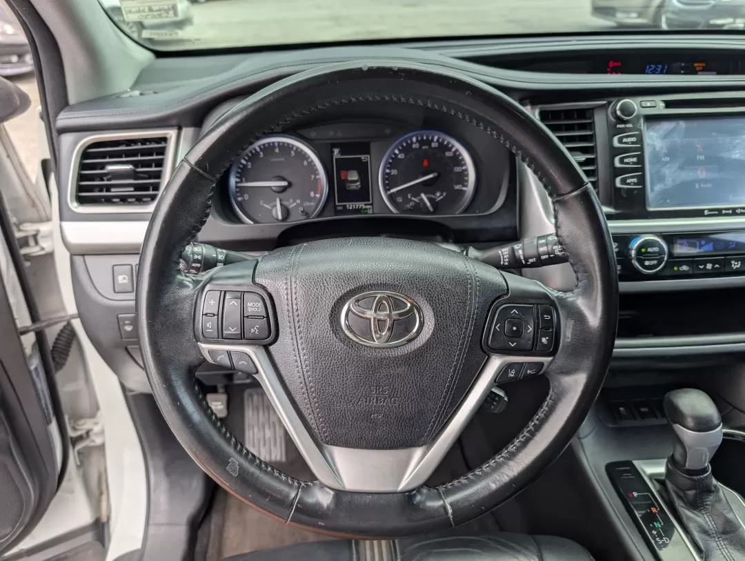 2018 Toyota Highlander (5TDKZRFH0JS) with an Other engine, located at 3959 U.S. 80 W, Phenix City, AL, 36870, (334) 297-4885, 32.469296, -85.135185 - **Experience Unmatched Versatility with the 2018 Toyota Highlander at Gils Auto - Your Buy Here Pay Here Dealership in Phenix City, AL!**<br /> <br /> Are you ready to elevate your family adventures, daily commutes, or weekend getaways? Meet the 2018 Toyota Highlander, the perfect blend of comfort, - Photo#15