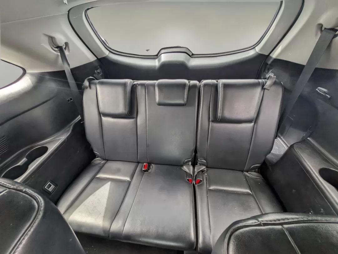 2018 Toyota Highlander (5TDKZRFH0JS) with an Other engine, located at 3959 U.S. 80 W, Phenix City, AL, 36870, (334) 297-4885, 32.469296, -85.135185 - **Experience Unmatched Versatility with the 2018 Toyota Highlander at Gils Auto - Your Buy Here Pay Here Dealership in Phenix City, AL!**<br /> <br /> Are you ready to elevate your family adventures, daily commutes, or weekend getaways? Meet the 2018 Toyota Highlander, the perfect blend of comfort, - Photo#12