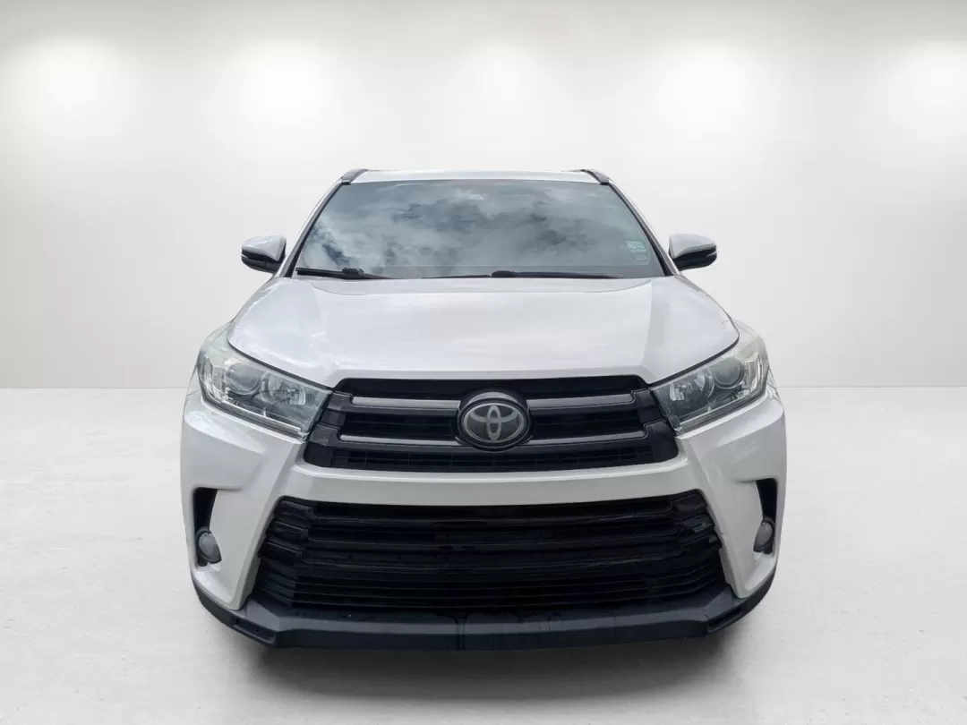 2018 Toyota Highlander (5TDKZRFH0JS) with an Other engine, located at 1430 Gateway Drive, Opelika, AL, 36801, (334) 239-0944, 32.637871, -85.409790 - **Experience Unmatched Versatility with the 2018 Toyota Highlander at Gils Auto - Your Buy Here Pay Here Dealership in Phenix City, AL!**<br /> <br /> Are you ready to elevate your family adventures, daily commutes, or weekend getaways? Meet the 2018 Toyota Highlander, the perfect blend of comfort, - Photo#1