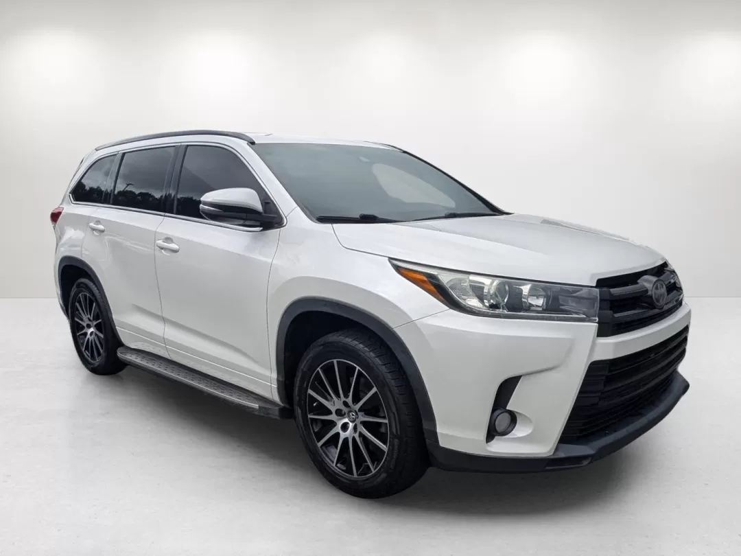 2018 Toyota Highlander (5TDKZRFH0JS) with an Other engine, located at 1430 Gateway Drive, Opelika, AL, 36801, (334) 239-0944, 32.637871, -85.409790 - **Experience Unmatched Versatility with the 2018 Toyota Highlander at Gils Auto - Your Buy Here Pay Here Dealership in Phenix City, AL!**<br /> <br /> Are you ready to elevate your family adventures, daily commutes, or weekend getaways? Meet the 2018 Toyota Highlander, the perfect blend of comfort, - Photo#2