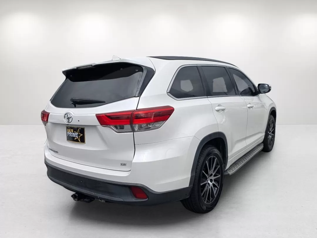 2018 Toyota Highlander (5TDKZRFH0JS) with an Other engine, located at 1430 Gateway Drive, Opelika, AL, 36801, (334) 239-0944, 32.637871, -85.409790 - **Experience Unmatched Versatility with the 2018 Toyota Highlander at Gils Auto - Your Buy Here Pay Here Dealership in Phenix City, AL!**<br /> <br /> Are you ready to elevate your family adventures, daily commutes, or weekend getaways? Meet the 2018 Toyota Highlander, the perfect blend of comfort, - Photo#4