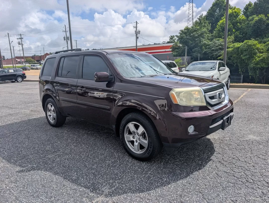 2011 Honda Pilot EX-L (5FNYF3H53BB) with an Other engine, located at 3959 U.S. 80 W, Phenix City, AL, 36870, (334) 297-4885, 32.469296, -85.135185 - Are you ready to elevate your family adventures or tackle those long commutes with ease? Look no further than this stunning 2011 Honda Pilot EX-L, available now at Gils Auto in Phenix City, AL. This spacious SUV is perfect for growing families and weekend explorers alike, offering comfort, safety, a - Photo#2