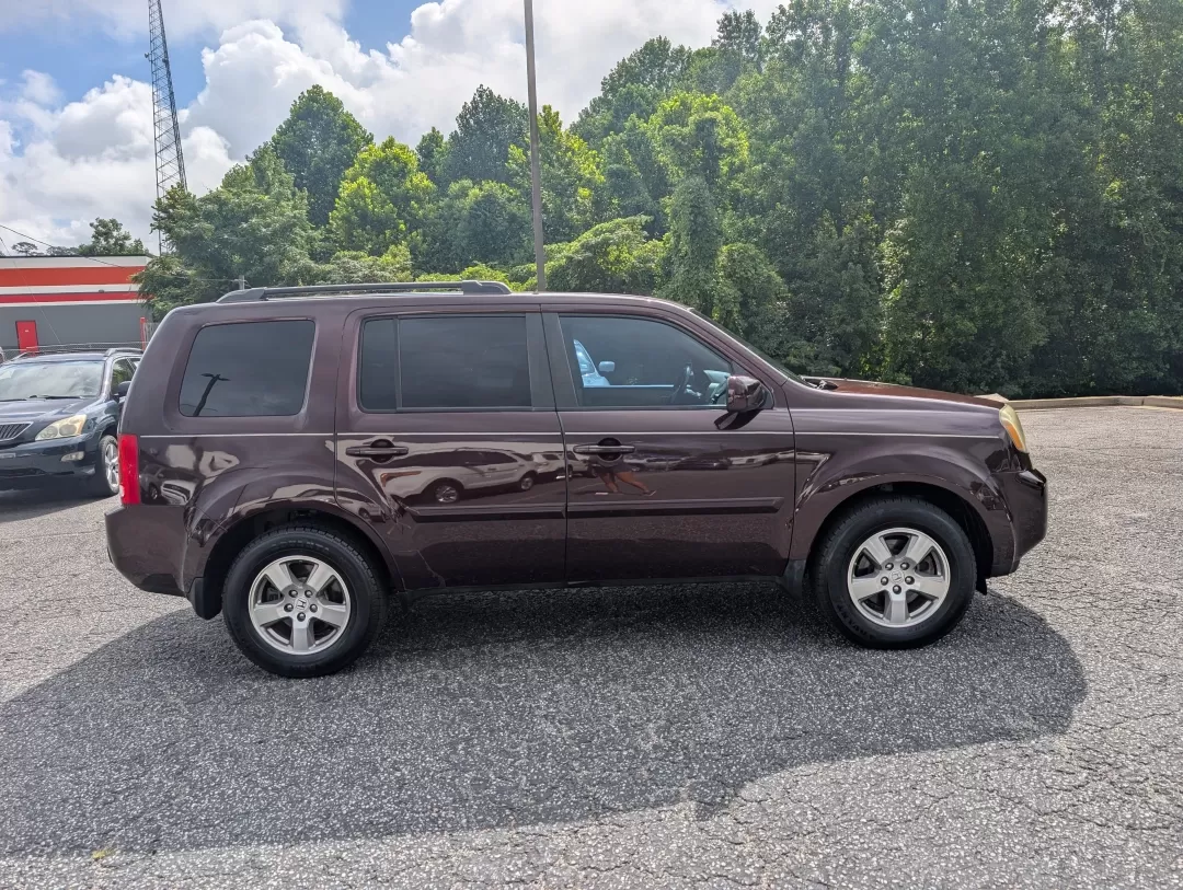2011 Honda Pilot EX-L (5FNYF3H53BB) with an Other engine, located at 3959 U.S. 80 W, Phenix City, AL, 36870, (334) 297-4885, 32.469296, -85.135185 - Are you ready to elevate your family adventures or tackle those long commutes with ease? Look no further than this stunning 2011 Honda Pilot EX-L, available now at Gils Auto in Phenix City, AL. This spacious SUV is perfect for growing families and weekend explorers alike, offering comfort, safety, a - Photo#3