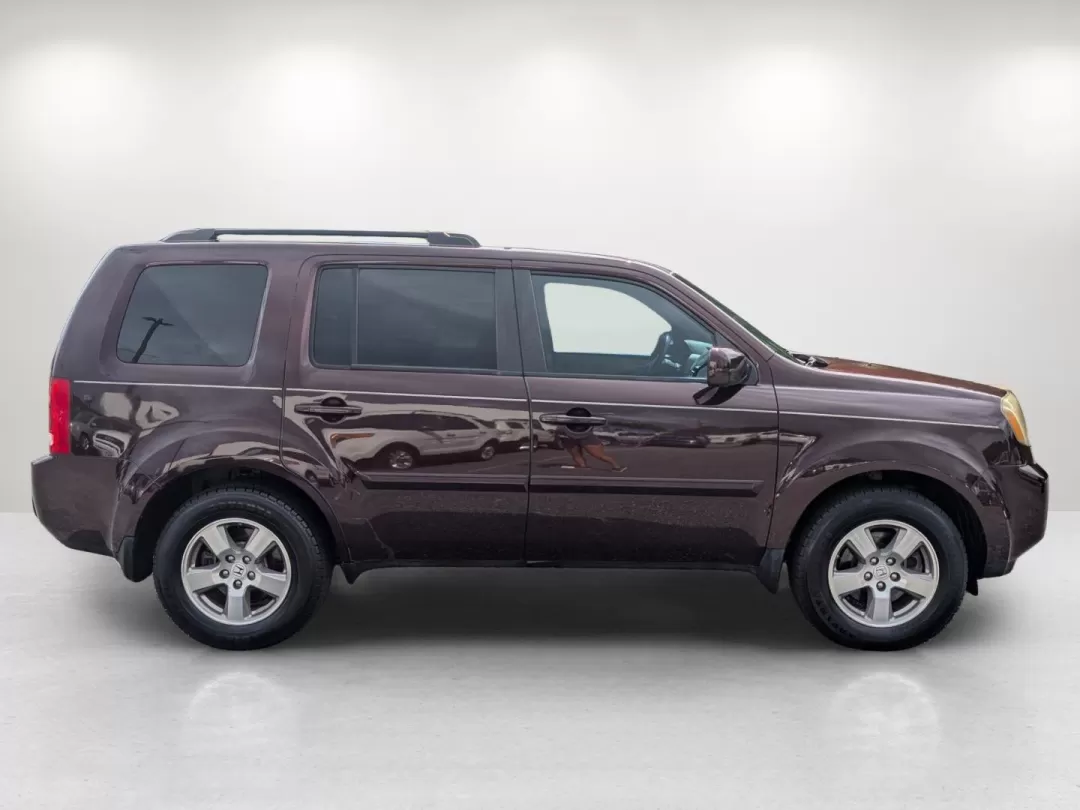 2011 Honda Pilot EX-L (5FNYF3H53BB) with an Other engine, located at 3959 U.S. 80 W, Phenix City, AL, 36870, (334) 297-4885, 32.469296, -85.135185 - Are you ready to elevate your family adventures or tackle those long commutes with ease? Look no further than this stunning 2011 Honda Pilot EX-L, available now at Gils Auto in Phenix City, AL. This spacious SUV is perfect for growing families and weekend explorers alike, offering comfort, safety, a - Photo#4
