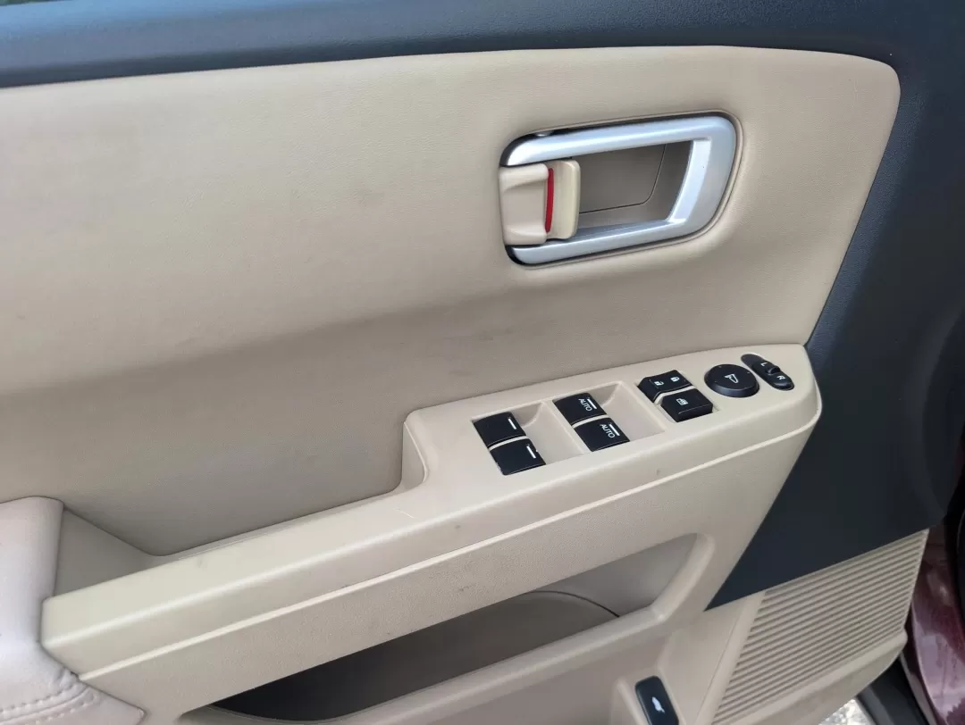 2011 Honda Pilot EX-L (5FNYF3H53BB) with an Other engine, located at 3959 U.S. 80 W, Phenix City, AL, 36870, (334) 297-4885, 32.469296, -85.135185 - Are you ready to elevate your family adventures or tackle those long commutes with ease? Look no further than this stunning 2011 Honda Pilot EX-L, available now at Gils Auto in Phenix City, AL. This spacious SUV is perfect for growing families and weekend explorers alike, offering comfort, safety, a - Photo#9