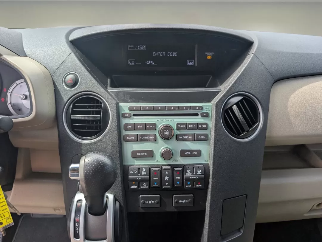 2011 Honda Pilot EX-L (5FNYF3H53BB) with an Other engine, located at 3959 U.S. 80 W, Phenix City, AL, 36870, (334) 297-4885, 32.469296, -85.135185 - Are you ready to elevate your family adventures or tackle those long commutes with ease? Look no further than this stunning 2011 Honda Pilot EX-L, available now at Gils Auto in Phenix City, AL. This spacious SUV is perfect for growing families and weekend explorers alike, offering comfort, safety, a - Photo#17
