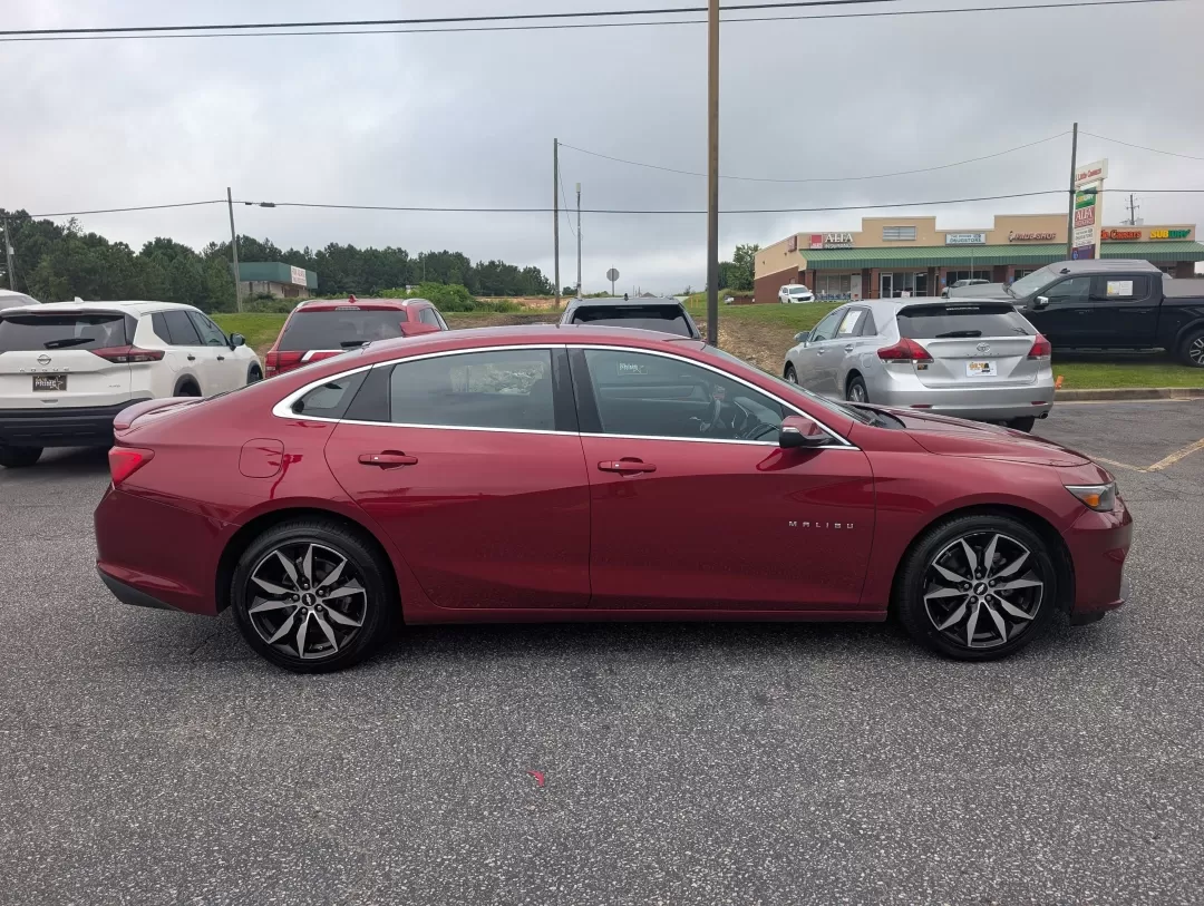 2018 /Jet Black Chevrolet Malibu LT (1G1ZD5ST6JF) with an Other engine, located at 3959 U.S. 80 W, Phenix City, AL, 36870, (334) 297-4885, 32.469296, -85.135185 - **Elevate Your Daily Commute with the 2018 Chevrolet Malibu LT at Gils Auto!**<br /> <br /> Are you searching for the perfect balance of style, comfort, and efficiency for your daily commute or weekend getaways? Look no further than this stunning 2018 Chevrolet Malibu LT, available now at Gils Auto - Photo#3