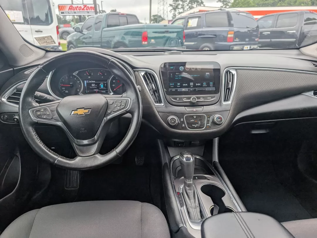 2018 /Jet Black Chevrolet Malibu LT (1G1ZD5ST6JF) with an Other engine, located at 3959 U.S. 80 W, Phenix City, AL, 36870, (334) 297-4885, 32.469296, -85.135185 - **Elevate Your Daily Commute with the 2018 Chevrolet Malibu LT at Gils Auto!**<br /> <br /> Are you searching for the perfect balance of style, comfort, and efficiency for your daily commute or weekend getaways? Look no further than this stunning 2018 Chevrolet Malibu LT, available now at Gils Auto - Photo#9