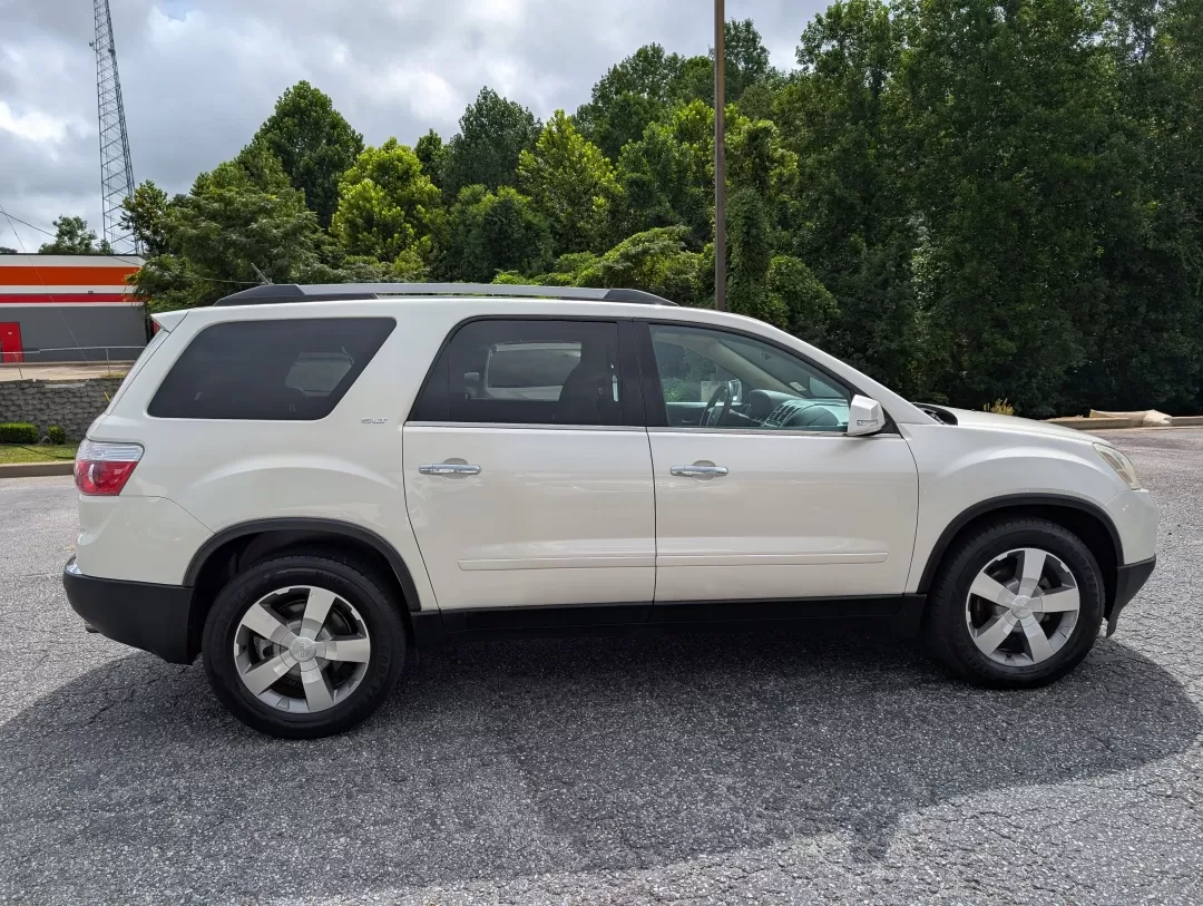 2012 /Cashmere GMC Acadia SLT1 (1GKKRRED9CJ) with an Other engine, located at 3959 U.S. 80 W, Phenix City, AL, 36870, (334) 297-4885, 32.469296, -85.135185 - **Discover Adventure with the 2012 GMC Acadia SLT1 at Gils Auto! Perfect for Growing Families in Phenix City, AL!**<br /> <br /> Are you ready to elevate your family trips or weekend adventures? Look no further than this stunning 2012 GMC Acadia SLT1, available now at Gils Auto, located at 3959 U.S. - Photo#3