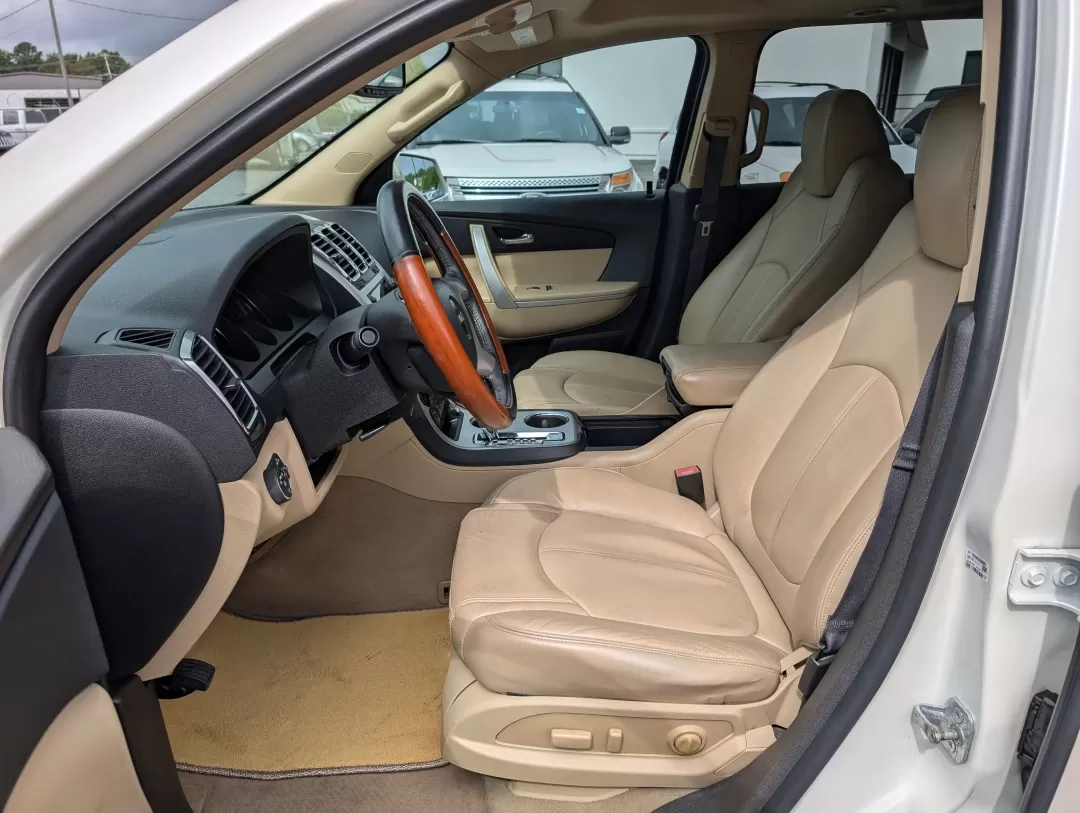 2012 /Cashmere GMC Acadia SLT1 (1GKKRRED9CJ) with an Other engine, located at 3959 U.S. 80 W, Phenix City, AL, 36870, (334) 297-4885, 32.469296, -85.135185 - **Discover Adventure with the 2012 GMC Acadia SLT1 at Gils Auto! Perfect for Growing Families in Phenix City, AL!**<br /> <br /> Are you ready to elevate your family trips or weekend adventures? Look no further than this stunning 2012 GMC Acadia SLT1, available now at Gils Auto, located at 3959 U.S. - Photo#9
