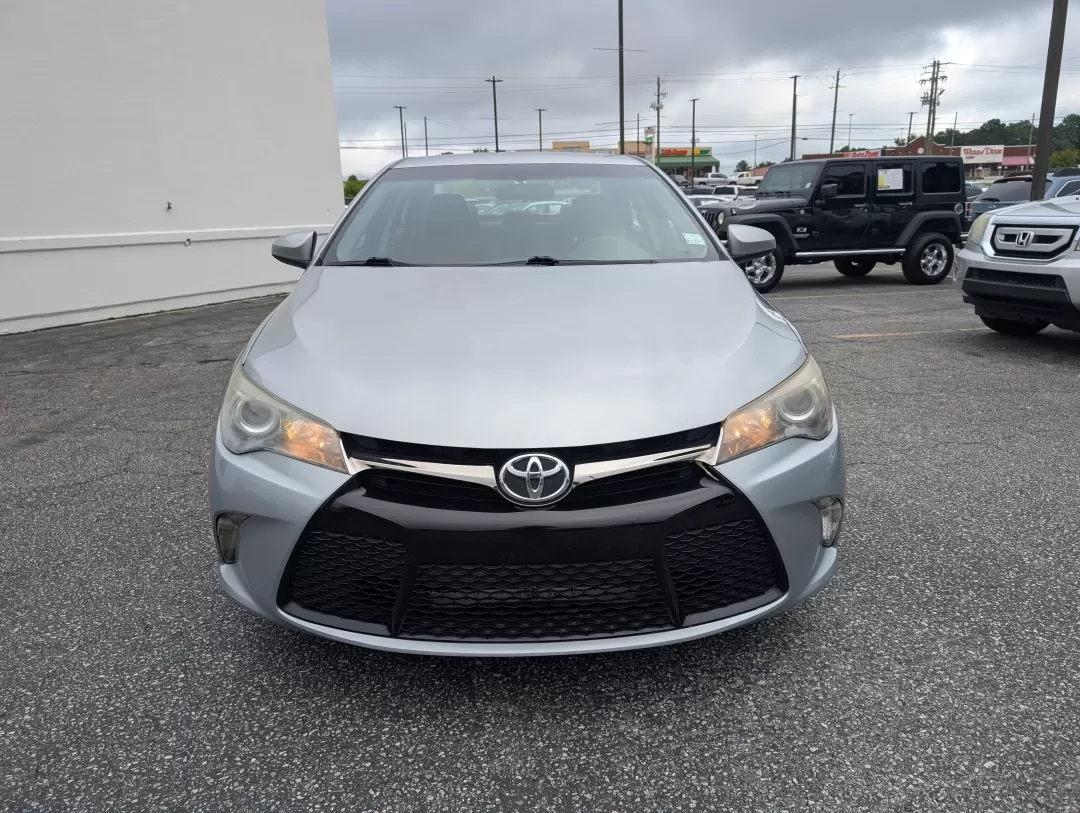 2017 Toyota Camry SE (4T1BF1FK4HU) with an Other engine, located at 3959 U.S. 80 W, Phenix City, AL, 36870, (334) 297-4885, 32.469296, -85.135185 - If you're looking for a reliable sedan that blends style, comfort, and efficiency, then the 2017 Toyota Camry is your perfect companion for daily commutes, family outings, and weekend adventures. This versatile vehicle is ideal for budget-conscious buyers and those seeking a dependable ride, and it' - Photo#1