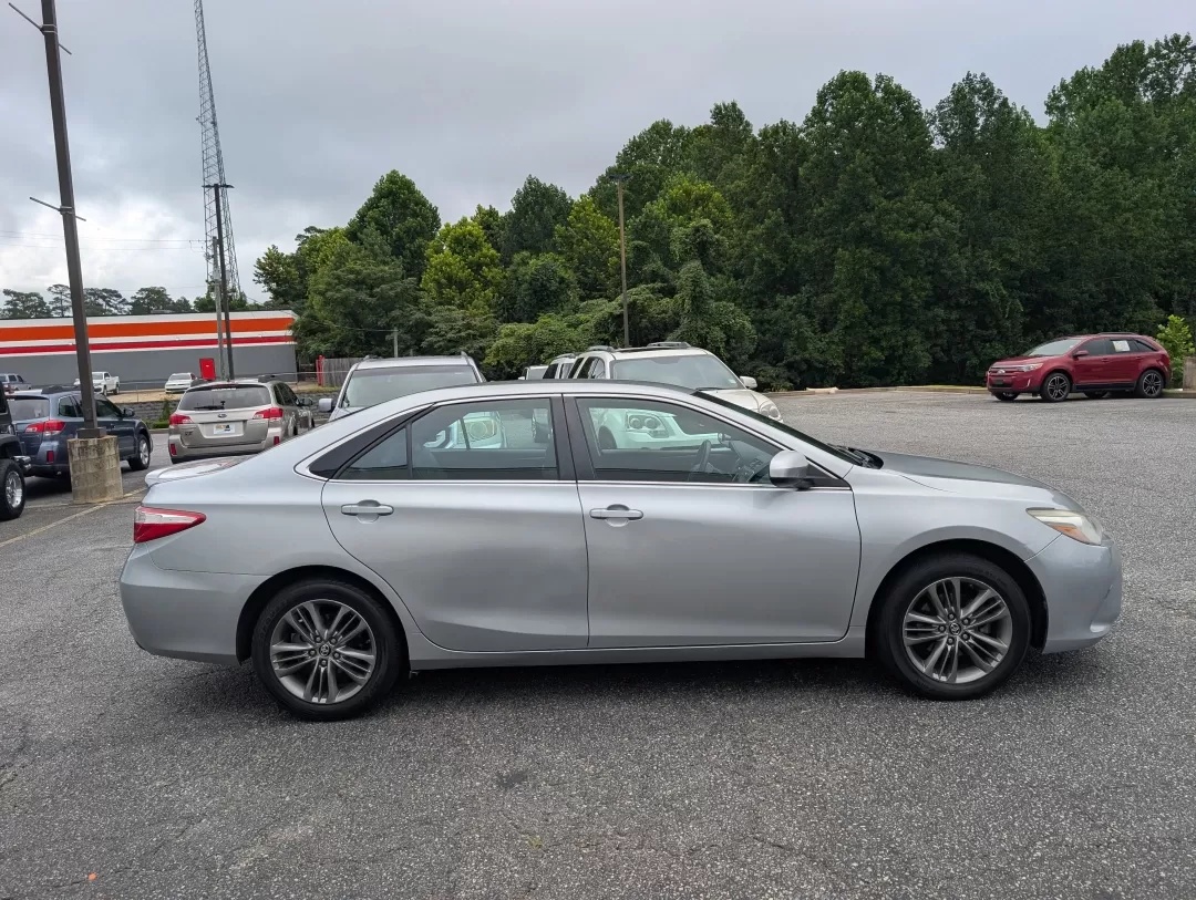 2017 Toyota Camry SE (4T1BF1FK4HU) with an Other engine, located at 3959 U.S. 80 W, Phenix City, AL, 36870, (334) 297-4885, 32.469296, -85.135185 - If you're looking for a reliable sedan that blends style, comfort, and efficiency, then the 2017 Toyota Camry is your perfect companion for daily commutes, family outings, and weekend adventures. This versatile vehicle is ideal for budget-conscious buyers and those seeking a dependable ride, and it' - Photo#3