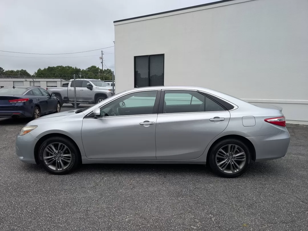 2017 Toyota Camry SE (4T1BF1FK4HU) with an Other engine, located at 3959 U.S. 80 W, Phenix City, AL, 36870, (334) 297-4885, 32.469296, -85.135185 - If you're looking for a reliable sedan that blends style, comfort, and efficiency, then the 2017 Toyota Camry is your perfect companion for daily commutes, family outings, and weekend adventures. This versatile vehicle is ideal for budget-conscious buyers and those seeking a dependable ride, and it' - Photo#7