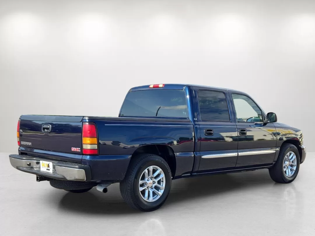 2005 /Dark Pewter GMC Sierra 1500 SLE (2GTEC13T451) with an Other engine, located at 521 Old Farm Lane Rd, Prattville, AL, 36066, (334) 325-1505, 32.482460, -86.416367 - Experience the freedom of the open road with this stunning 2005 GMC Sierra 1500 SLE, perfect for families, adventurers, and daily commuters alike. Whether you're heading to the nearby Alabama State Capitol for a day out or navigating the bustling streets of Prattville, this robust crew cab pickup is - Photo#6