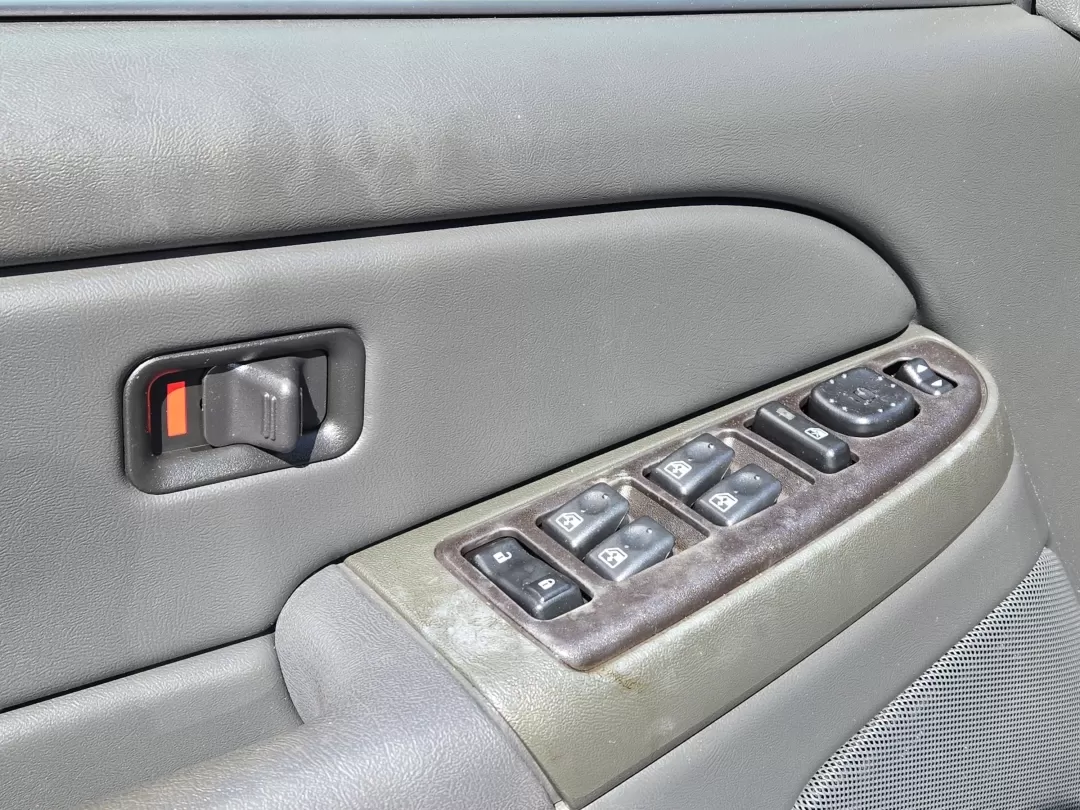 2005 /Dark Pewter GMC Sierra 1500 SLE (2GTEC13T451) with an Other engine, located at 521 Old Farm Lane Rd, Prattville, AL, 36066, (334) 325-1505, 32.482460, -86.416367 - Experience the freedom of the open road with this stunning 2005 GMC Sierra 1500 SLE, perfect for families, adventurers, and daily commuters alike. Whether you're heading to the nearby Alabama State Capitol for a day out or navigating the bustling streets of Prattville, this robust crew cab pickup is - Photo#11