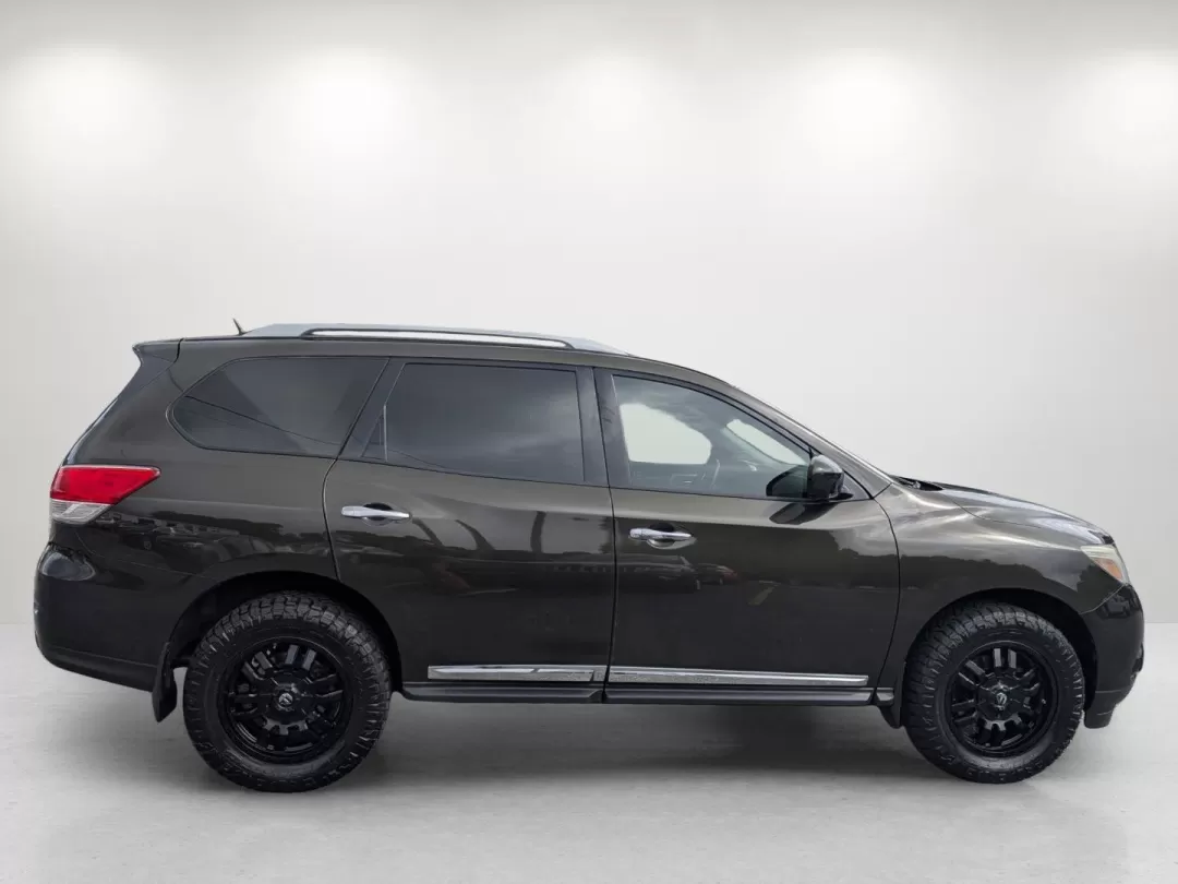 2015 /Charcoal Nissan Pathfinder SL (5N1AR2MM6FC) with an Other engine, located at 3959 U.S. 80 W, Phenix City, AL, 36870, (334) 297-4885, 32.469296, -85.135185 - **Explore the Great Outdoors in Comfort with This 2015 Nissan Pathfinder SL!**<br /> <br /> Are you ready to elevate your weekend adventures and daily commutes? Look no further than this stunning 2015 Nissan Pathfinder SL, now available at Gils Auto in Phenix City, AL. This versatile SUV is not just - Photo#3