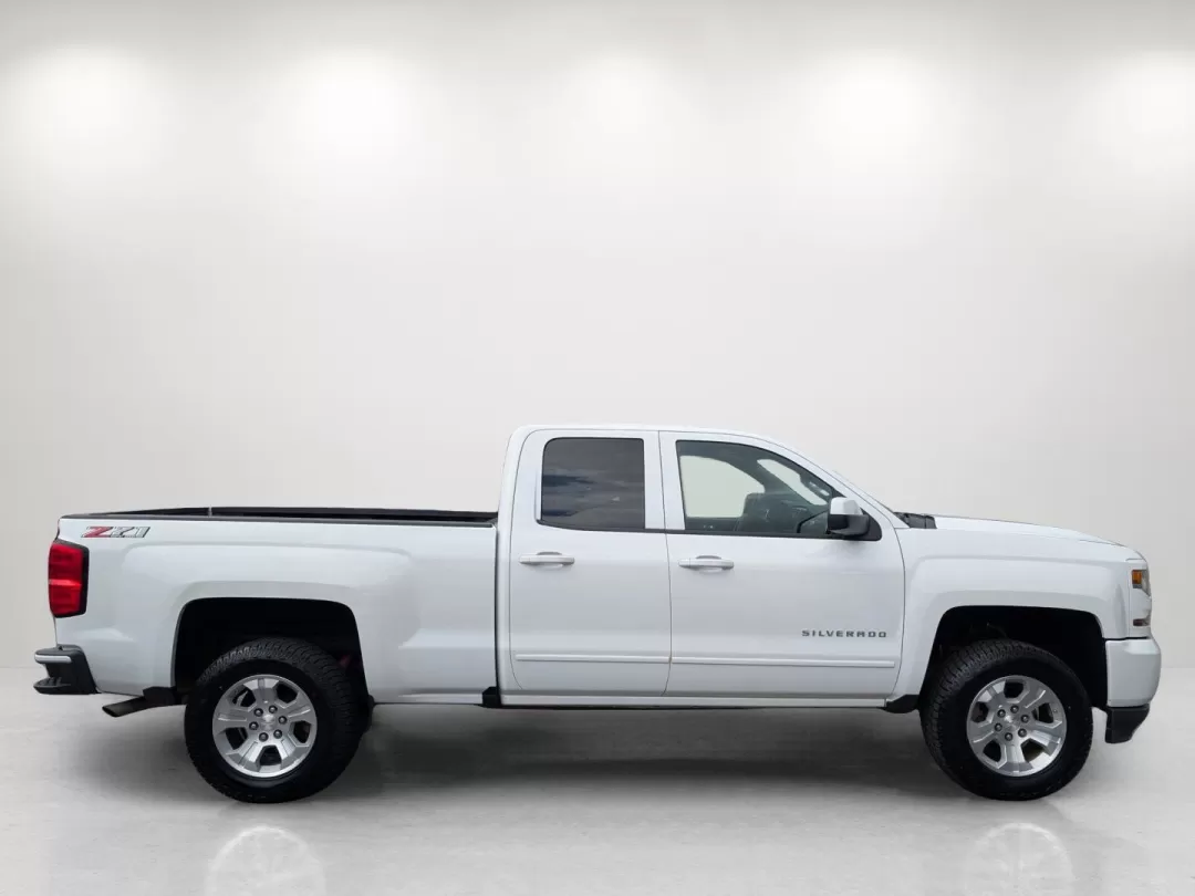 2019 /Jet Black Chevrolet Silverado 1500 LD LT (2GCVKPEC2K1) with an Other engine, located at 3959 U.S. 80 W, Phenix City, AL, 36870, (334) 297-4885, 32.469296, -85.135185 - **Unleash Your Adventurous Spirit with the 2019 Chevrolet Silverado 1500 LD LT at Gils Auto - Phenix City!**<br /> <br /> Are you ready to elevate your outdoor adventures, weekend getaways, or daily commutes? The 2019 Chevrolet Silverado 1500 LD LT is your perfect partner. With a powerful 5.3L EcoTe - Photo#3