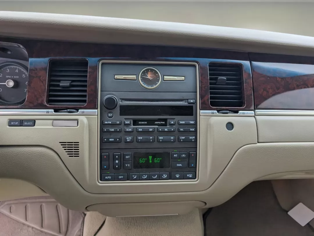 2006 Lincoln Town Car Designer Series (1LNHM83WX6Y) with an Other engine, located at 3959 U.S. 80 W, Phenix City, AL, 36870, (334) 297-4885, 32.469296, -85.135185 - 2006 Lincoln Town Car Designer Series - Photo#13