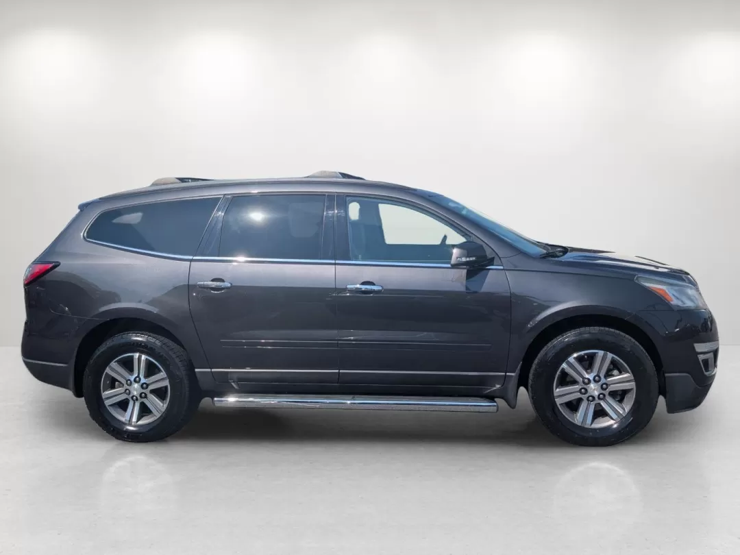 2016 /Dark Titanium/Light Titanium Chevrolet Traverse LT (1GNKRHKD5GJ) with an Other engine, located at 3959 U.S. 80 W, Phenix City, AL, 36870, (334) 297-4885, 32.469296, -85.135185 - 2016 Chevrolet Traverse LT - Photo#4