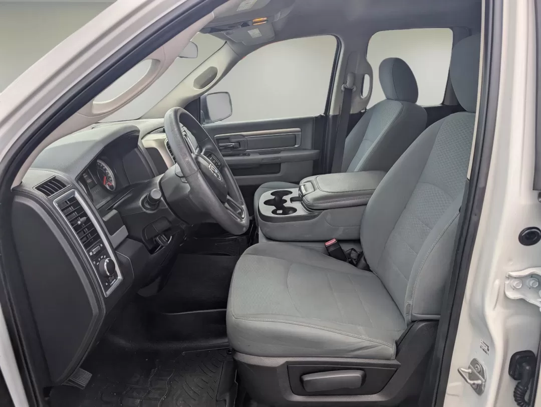 2018 /Diesel Gray/Black Ram 1500 SLT (1C6RR6GG1JS) with an Other engine, located at 5115 14th Ave., Columbus, GA, 31904, (706) 323-0345, 32.511494, -84.971046 - Experience the perfect blend of practicality and capability with this 2018 Ram 1500 SLT, designed for those who crave adventure and dependability. Whether you're a busy professional needing a reliable daily driver, a growing family looking for extra space, or someone who loves weekend getaways, this - Photo#9