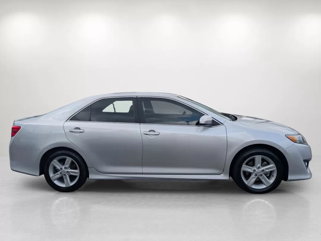 2014 Toyota Camry SE (4T1BF1FK6EU) with an Other engine, located at 7000 Northlake Connector, Columbus, GA, 31904, (706) 987-8085, 32.524975, -84.978134 - Are you seeking a dependable vehicle that fits seamlessly into your busy lifestyle? Look no further than this **2014 Toyota Camry** available now at **Gils Auto**, a trusted buy here pay here dealership located at **3959 U.S. 80 W, Phenix City, AL 36870**. With its spacious interior and reliable per - Photo#3
