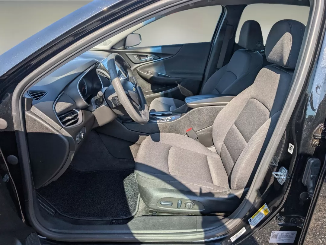 2022 /Jet Black Chevrolet Malibu LT (1G1ZD5ST9NF) with an Other engine, located at 7000 Northlake Connector, Columbus, GA, 31904, (706) 987-8085, 32.524975, -84.978134 - Are you searching for a vehicle that seamlessly blends style, comfort, and performance for your everyday adventures? Look no further than this stunning 2022 Chevrolet Malibu LT at Gils Auto in Phenix City, AL. Perfectly suited for budget-conscious buyers, this sedan is a fantastic choice for anyone - Photo#9