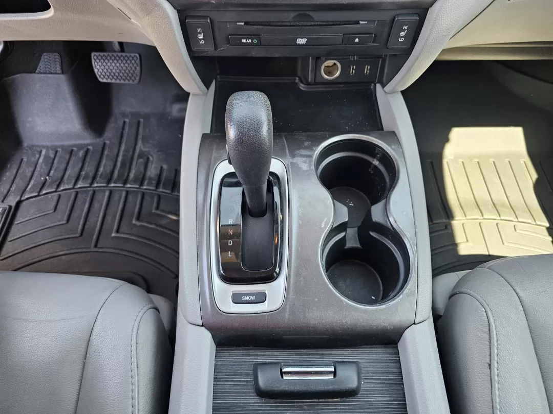 2017 Honda Pilot EX-L (5FNYF5H88HB) with an Other engine, located at 1430 Gateway Drive, Opelika, AL, 36801, (334) 239-0944, 32.637871, -85.409790 - **Discover Your Next Adventure with the 2017 Honda Pilot EX-L at Gils Auto!**<br /> <br /> Are you ready to elevate your family road trips or weekend getaways? The 2017 Honda Pilot EX-L is your ideal companion for creating unforgettable memories, whether you're heading to local attractions in Phenix - Photo#12