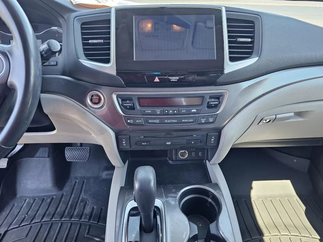 2017 Honda Pilot EX-L (5FNYF5H88HB) with an Other engine, located at 3959 U.S. 80 W, Phenix City, AL, 36870, (334) 297-4885, 32.469296, -85.135185 - 2017 Honda Pilot EX-L - Photo#11