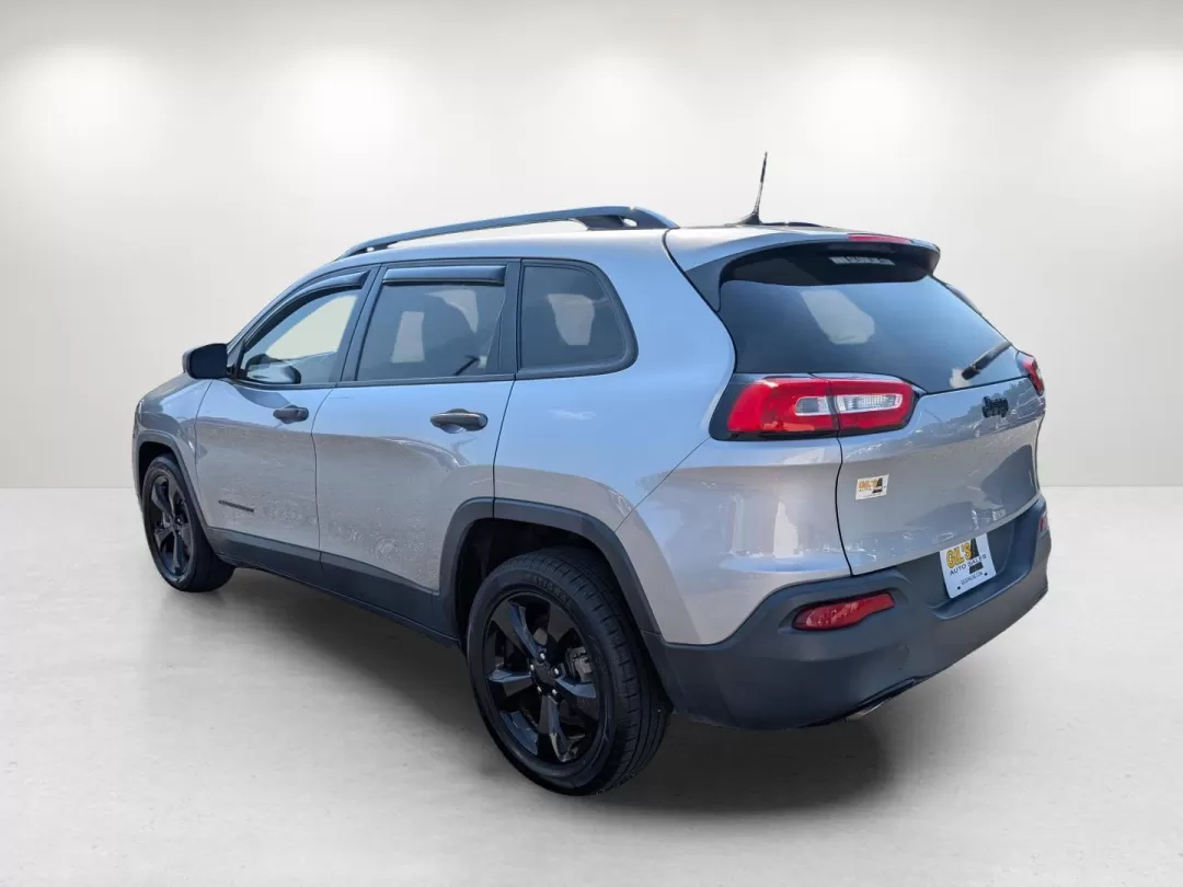 2017 /Black Jeep Cherokee Altitude (1C4PJLAB0HW) with an Other engine, located at 3959 U.S. 80 W, Phenix City, AL, 36870, (334) 297-4885, 32.469296, -85.135185 - Are you ready to elevate your adventures and embrace a lifestyle filled with exploration and comfort? The 2017 Jeep Cherokee Altitude is the perfect companion for those looking to blend practicality with style. Whether you're navigating daily commutes, embarking on family road trips, or enjoying wee - Photo#6