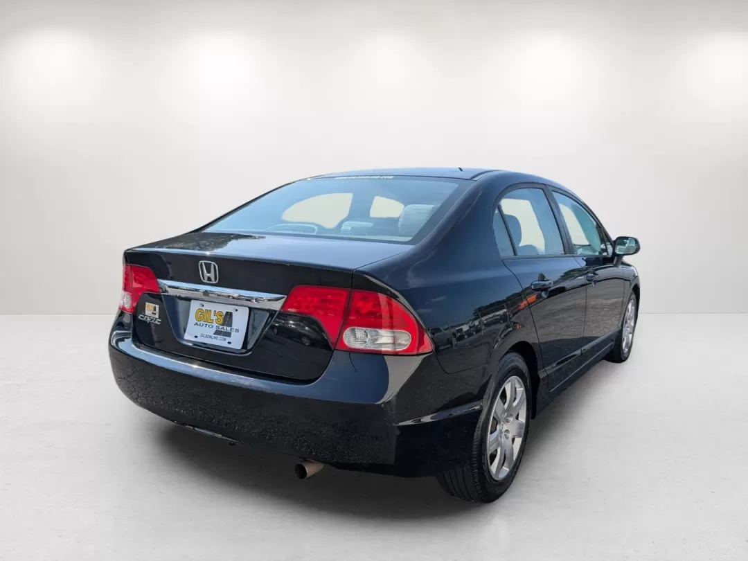 2011 Honda Civic Sdn LX (19XFA1F50BE) with an Other engine, located at 1430 Gateway Drive, Opelika, AL, 36801, (334) 239-0944, 32.637871, -85.409790 - **Discover Your Perfect Commuter Companion: 2011 Honda Civic LX at Gils Auto in Phenix City!**<br /> <br /> Are you on the hunt for a reliable, efficient, and stylish vehicle to enhance your daily commute or weekend adventures? Look no further! The 2011 Honda Civic LX, available at Gils Auto in Phen - Photo#4