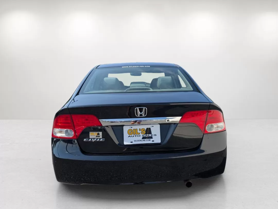 2011 Honda Civic Sdn LX (19XFA1F50BE) with an Other engine, located at 1430 Gateway Drive, Opelika, AL, 36801, (334) 239-0944, 32.637871, -85.409790 - **Discover Your Perfect Commuter Companion: 2011 Honda Civic LX at Gils Auto in Phenix City!**<br /> <br /> Are you on the hunt for a reliable, efficient, and stylish vehicle to enhance your daily commute or weekend adventures? Look no further! The 2011 Honda Civic LX, available at Gils Auto in Phen - Photo#5