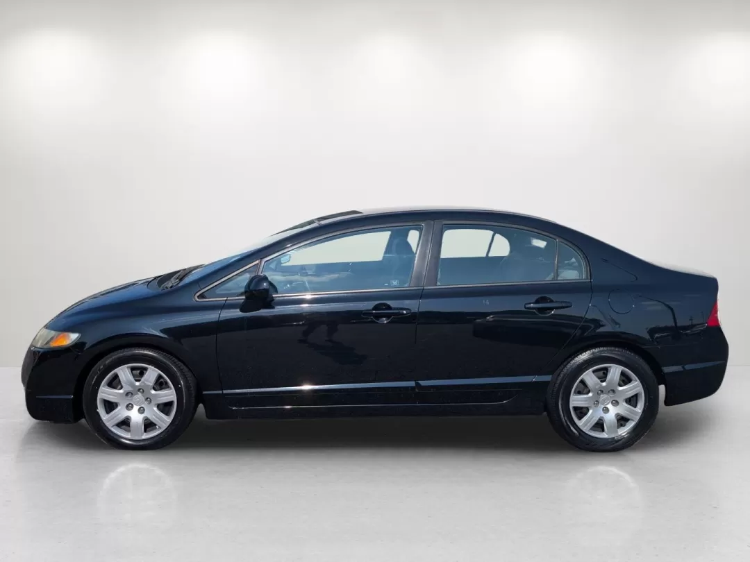 2011 Honda Civic Sdn LX (19XFA1F50BE) with an Other engine, located at 1430 Gateway Drive, Opelika, AL, 36801, (334) 239-0944, 32.637871, -85.409790 - **Discover Your Perfect Commuter Companion: 2011 Honda Civic LX at Gils Auto in Phenix City!**<br /> <br /> Are you on the hunt for a reliable, efficient, and stylish vehicle to enhance your daily commute or weekend adventures? Look no further! The 2011 Honda Civic LX, available at Gils Auto in Phen - Photo#7