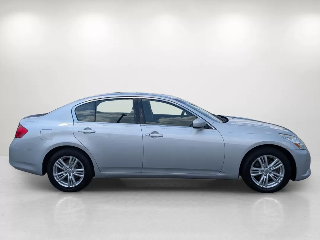 2013 /Graphite Infiniti G37 Sedan x (JN1CV6AR2DM) with an Other engine, located at 3959 U.S. 80 W, Phenix City, AL, 36870, (334) 297-4885, 32.469296, -85.135185 - ### Experience Luxury and Reliability with the 2013 Infiniti G37 Sedan at Gils Auto - Your Trusted Buy Here Pay Here Dealership in Phenix City, AL!<br /> <br /> Are you searching for the perfect vehicle that combines luxury, comfort, and reliability? Look no further than the stunning 2013 Infiniti G - Photo#4