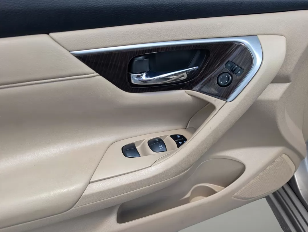 2014 /Beige Nissan Altima 2.5 SL (1N4AL3AP9EC) with an Other engine, located at 3959 U.S. 80 W, Phenix City, AL, 36870, (334) 297-4885, 32.469296, -85.135185 - Discover a whole new driving experience with the 2014 Nissan Altima 2.5 SL, a remarkable sedan designed with your lifestyle in mind. Whether you're navigating the bustling streets of Phenix City, AL, or embarking on a weekend adventure to nearby attractions like Lake Harding, this car delivers both - Photo#9