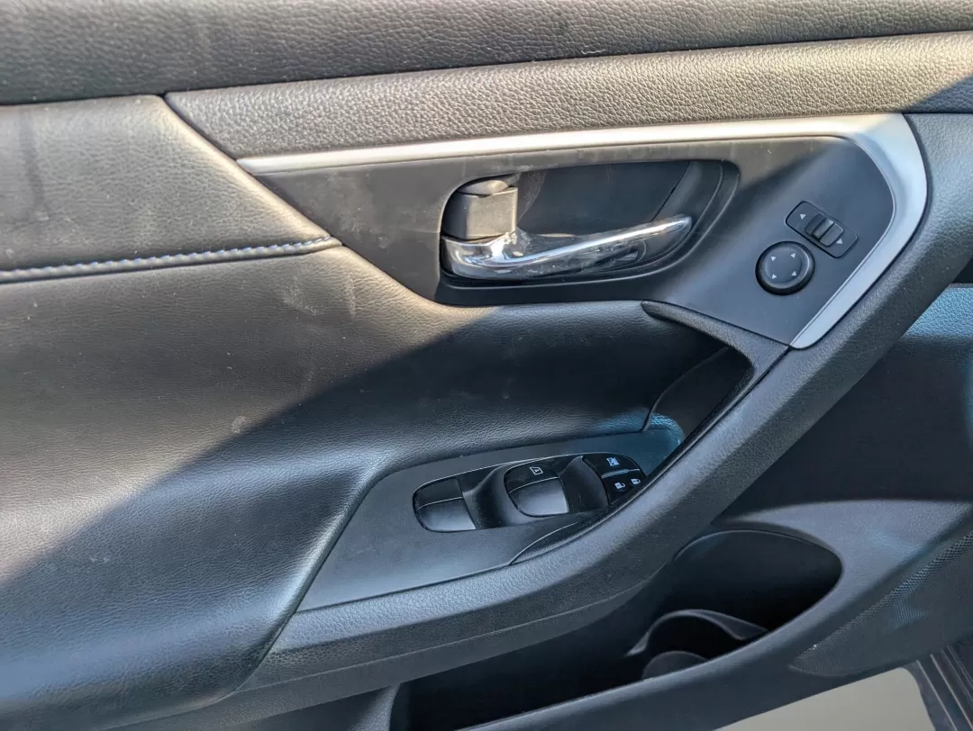 2017 /Sport Interior Nissan Altima 2.5 SR (1N4AL3AP0HN) with an Other engine, located at 7000 Northlake Connector, Columbus, GA, 31904, (706) 987-8085, 32.524975, -84.978134 - **Discover Your Next Adventure with the 2017 Nissan Altima 2.5 SR!**<br /> <br /> Are you ready to elevate your daily commute or embark on your next weekend getaway? If you're looking for a versatile sedan that combines style, comfort, and reliability, the 2017 Nissan Altima 2.5 SR is the perfect ve - Photo#8