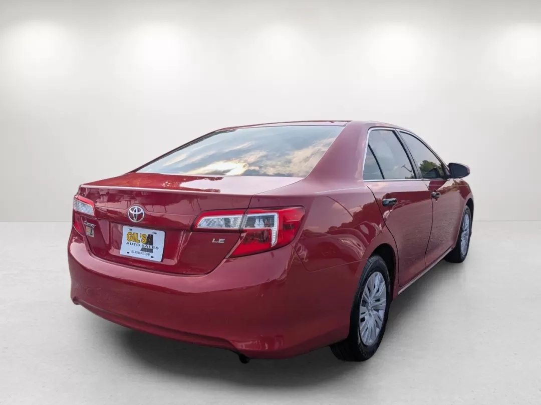 2013 Toyota Camry LE (4T1BF1FK1DU) with an Other engine, located at 1430 Gateway Drive, Opelika, AL, 36801, (334) 239-0944, 32.637871, -85.409790 - **Discover the Perfect Blend of Reliability and Comfort with the 2013 Toyota Camry at Gils Auto!**<br /> <br /> Are you searching for a dependable vehicle that fits seamlessly into your busy lifestyle? Look no further than Gils Auto, your trusted Buy Here Pay Here dealership in Phenix City, AL. Our - Photo#4