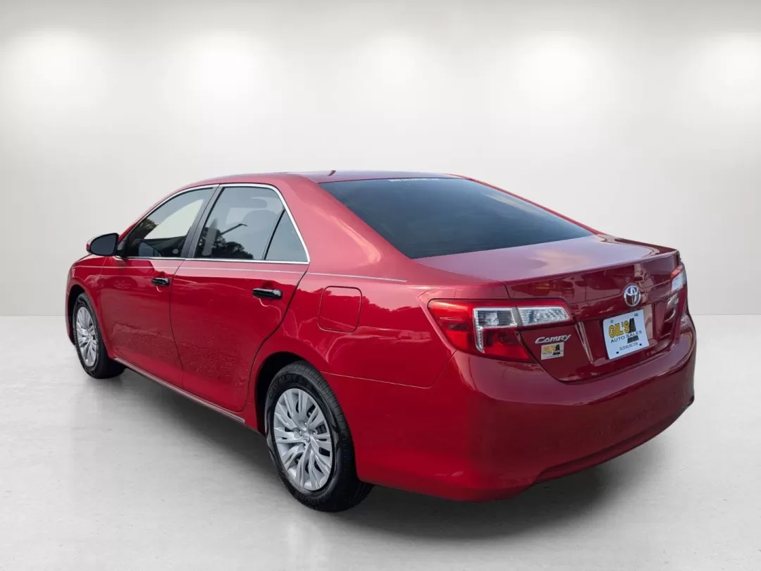 2013 Toyota Camry LE (4T1BF1FK1DU) with an Other engine, located at 1430 Gateway Drive, Opelika, AL, 36801, (334) 239-0944, 32.637871, -85.409790 - **Discover the Perfect Blend of Reliability and Comfort with the 2013 Toyota Camry at Gils Auto!**<br /> <br /> Are you searching for a dependable vehicle that fits seamlessly into your busy lifestyle? Look no further than Gils Auto, your trusted Buy Here Pay Here dealership in Phenix City, AL. Our - Photo#6
