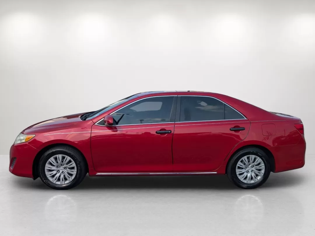 2013 Toyota Camry LE (4T1BF1FK1DU) with an Other engine, located at 1430 Gateway Drive, Opelika, AL, 36801, (334) 239-0944, 32.637871, -85.409790 - **Discover the Perfect Blend of Reliability and Comfort with the 2013 Toyota Camry at Gils Auto!**<br /> <br /> Are you searching for a dependable vehicle that fits seamlessly into your busy lifestyle? Look no further than Gils Auto, your trusted Buy Here Pay Here dealership in Phenix City, AL. Our - Photo#7